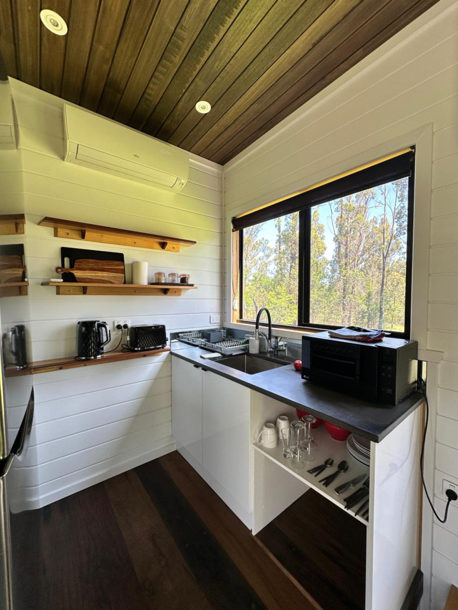 Ocean Breeze Tiny House - Ocean And Lake View Маллакута Экстерьер фото